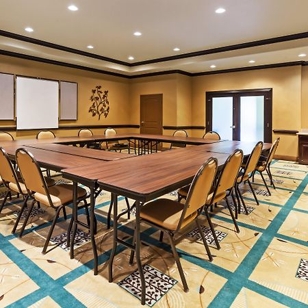 Holiday Inn Express & Suites Victoria, An Ihg Hotel Экстерьер фото