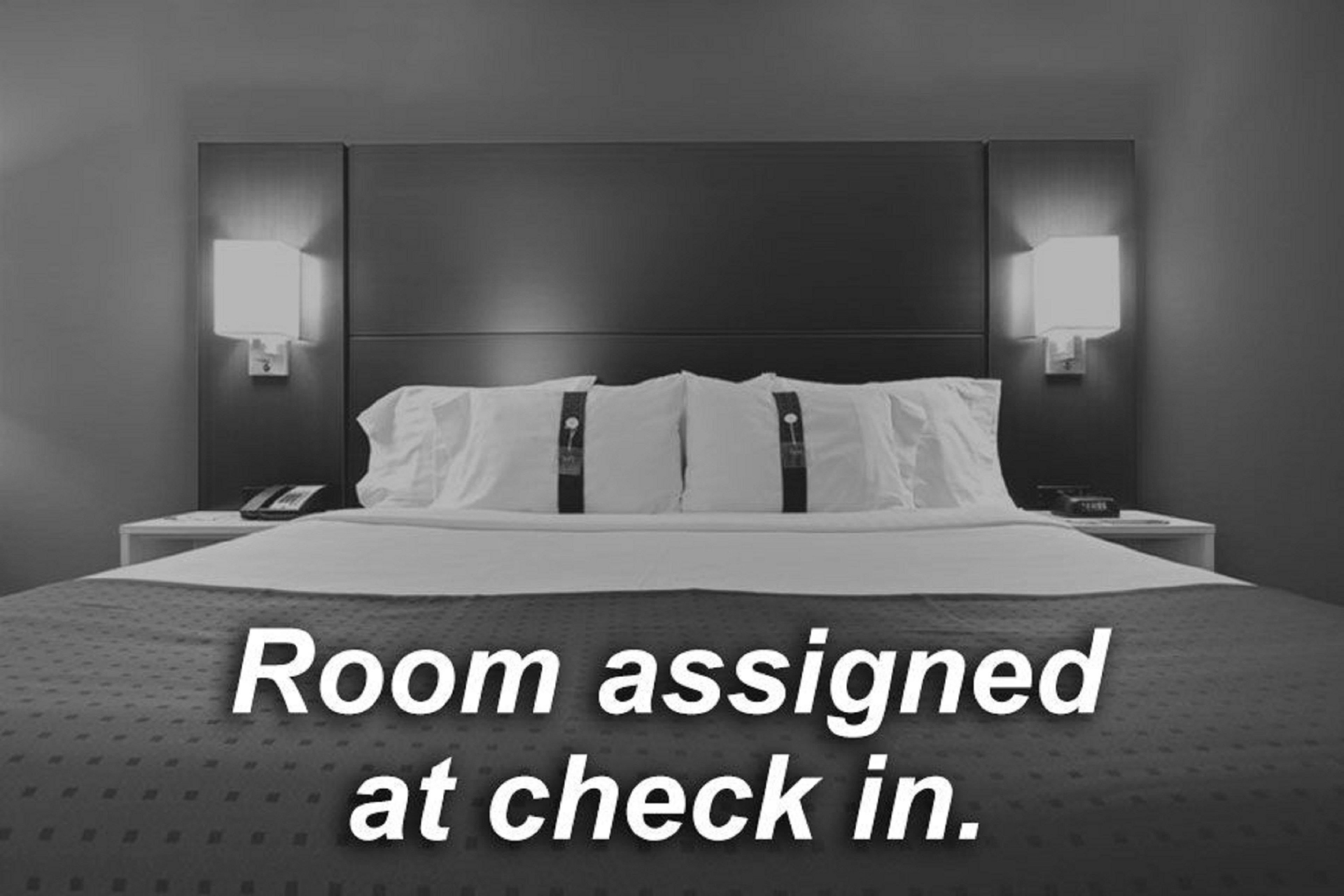 Holiday Inn Express & Suites Victoria, An Ihg Hotel Экстерьер фото
