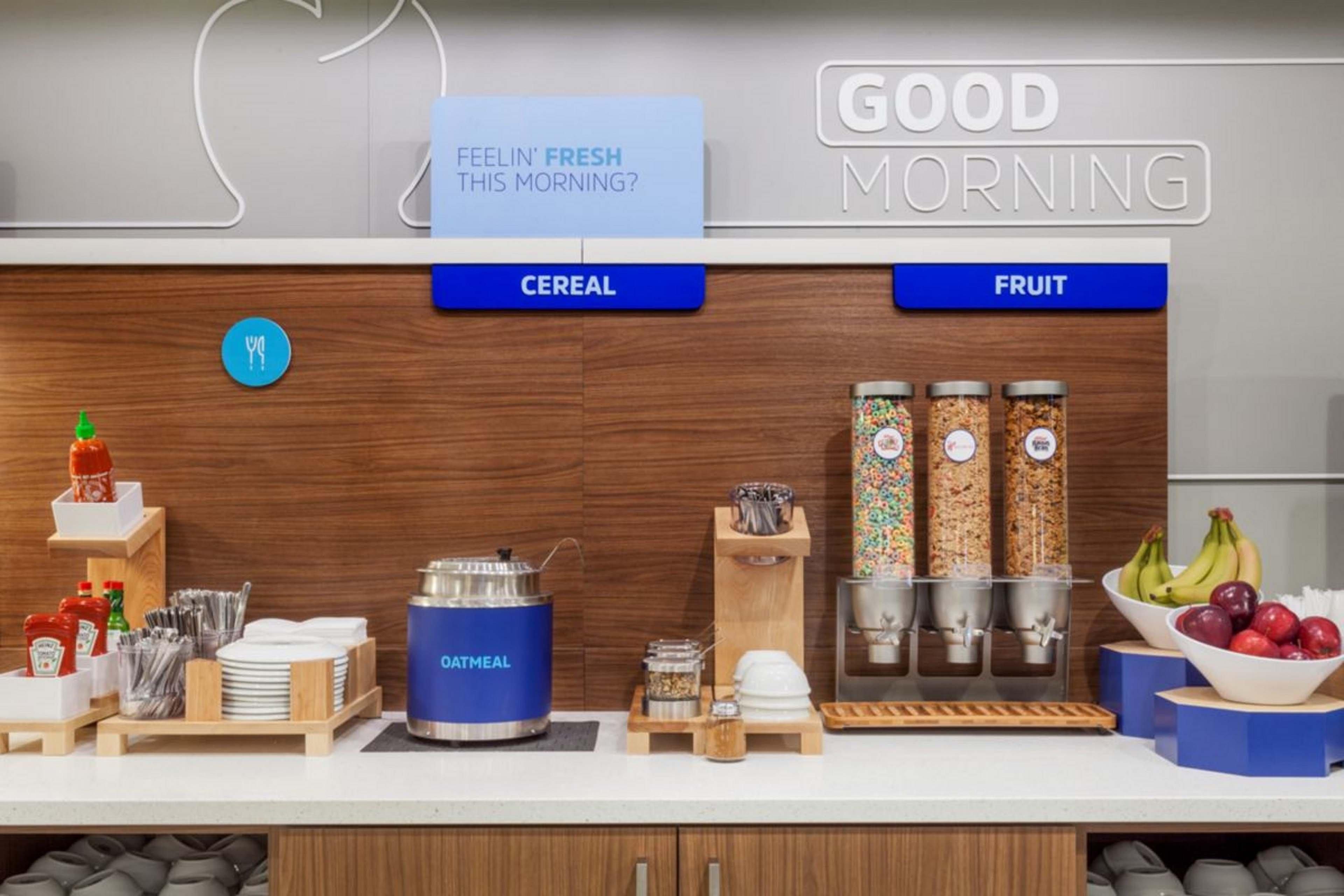Holiday Inn Express & Suites Victoria, An Ihg Hotel Экстерьер фото