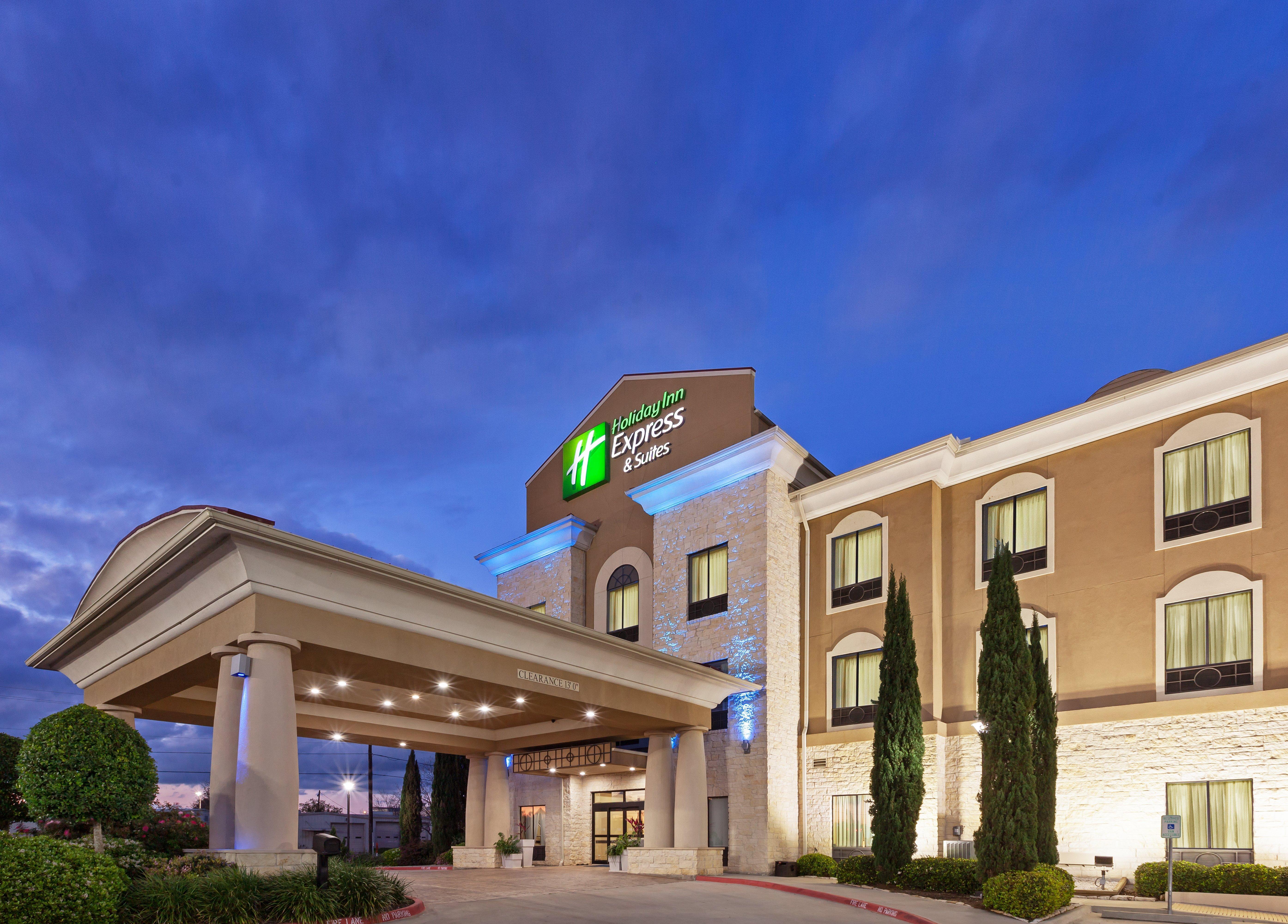 Holiday Inn Express & Suites Victoria, An Ihg Hotel Экстерьер фото