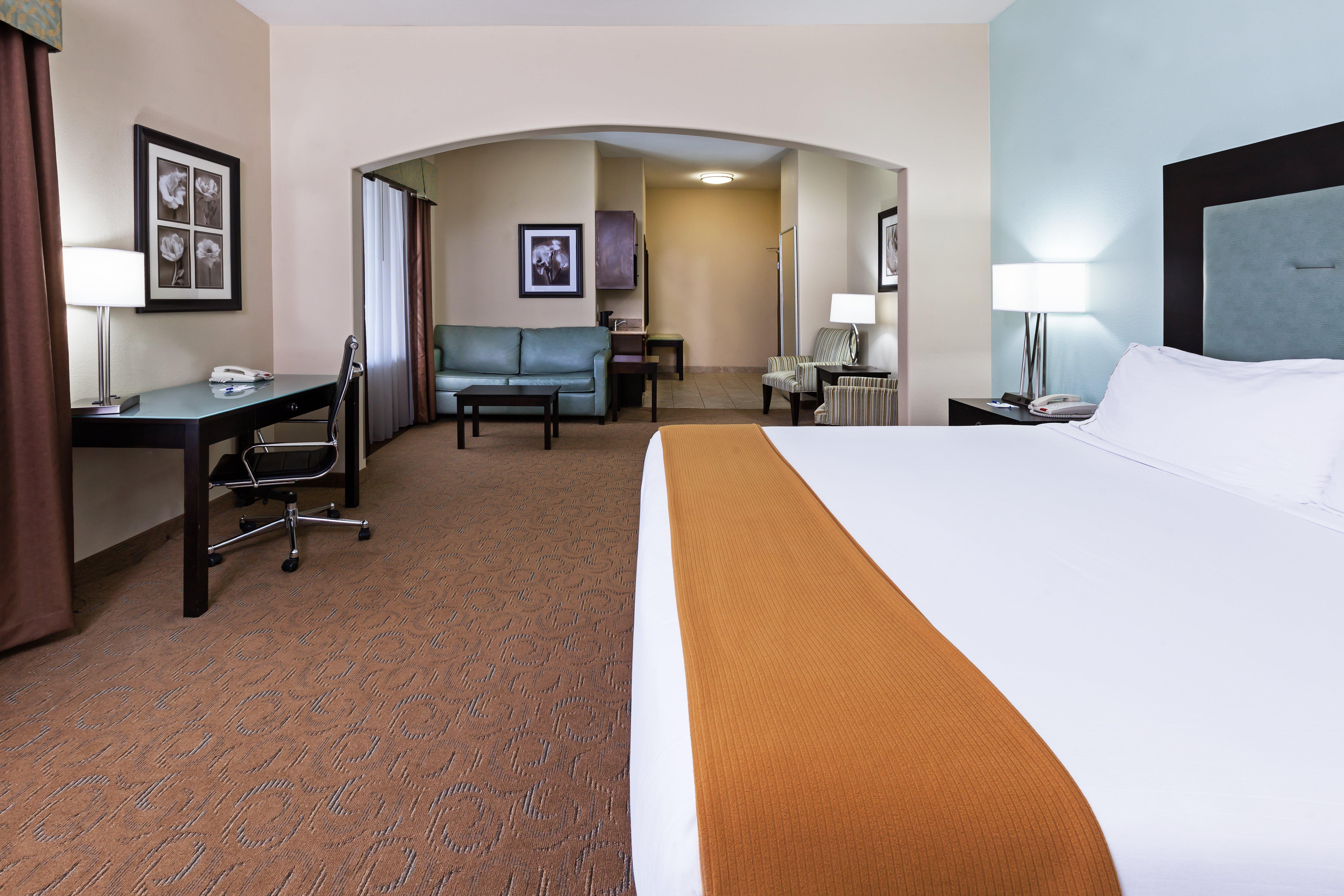 Holiday Inn Express & Suites Victoria, An Ihg Hotel Экстерьер фото