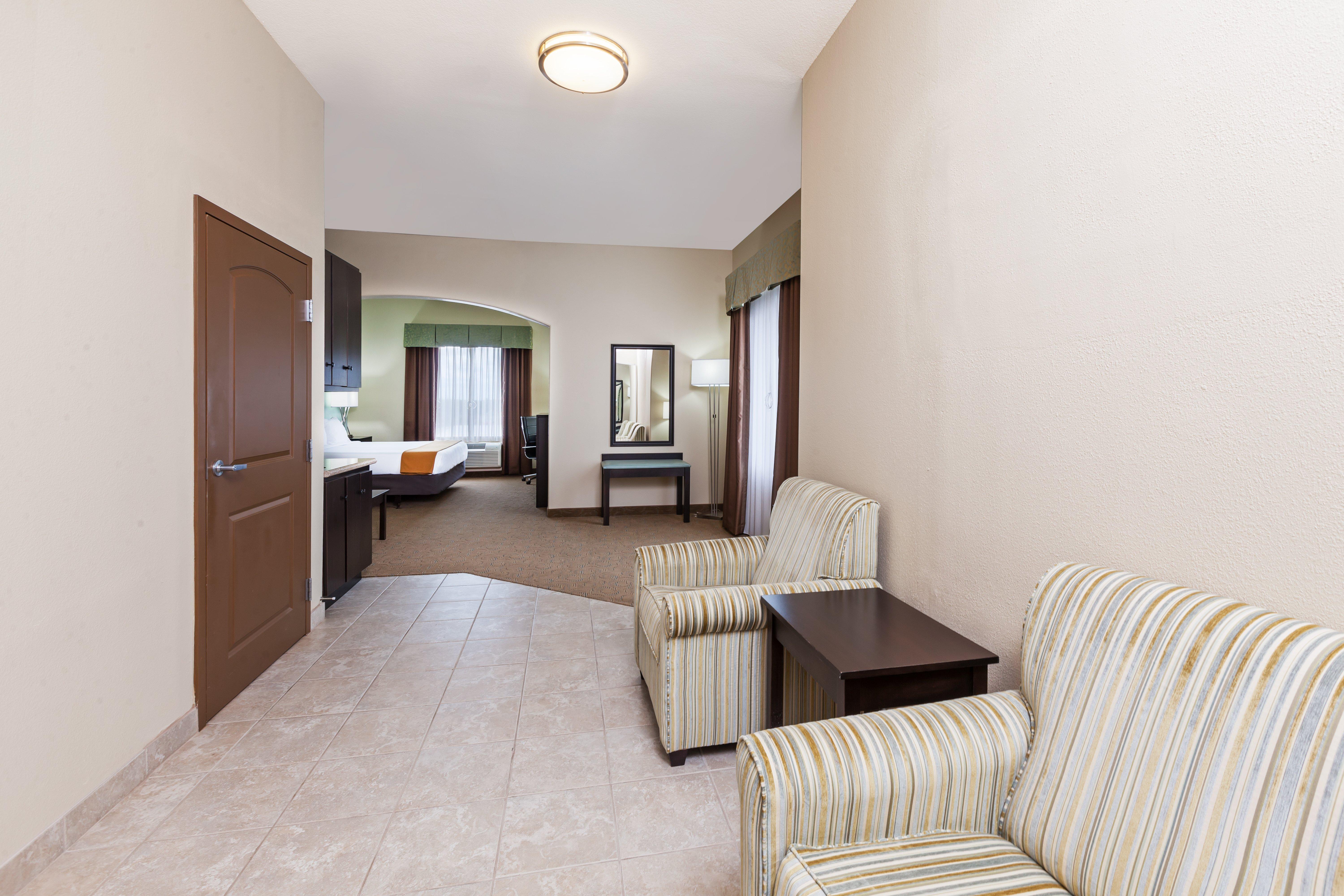 Holiday Inn Express & Suites Victoria, An Ihg Hotel Экстерьер фото