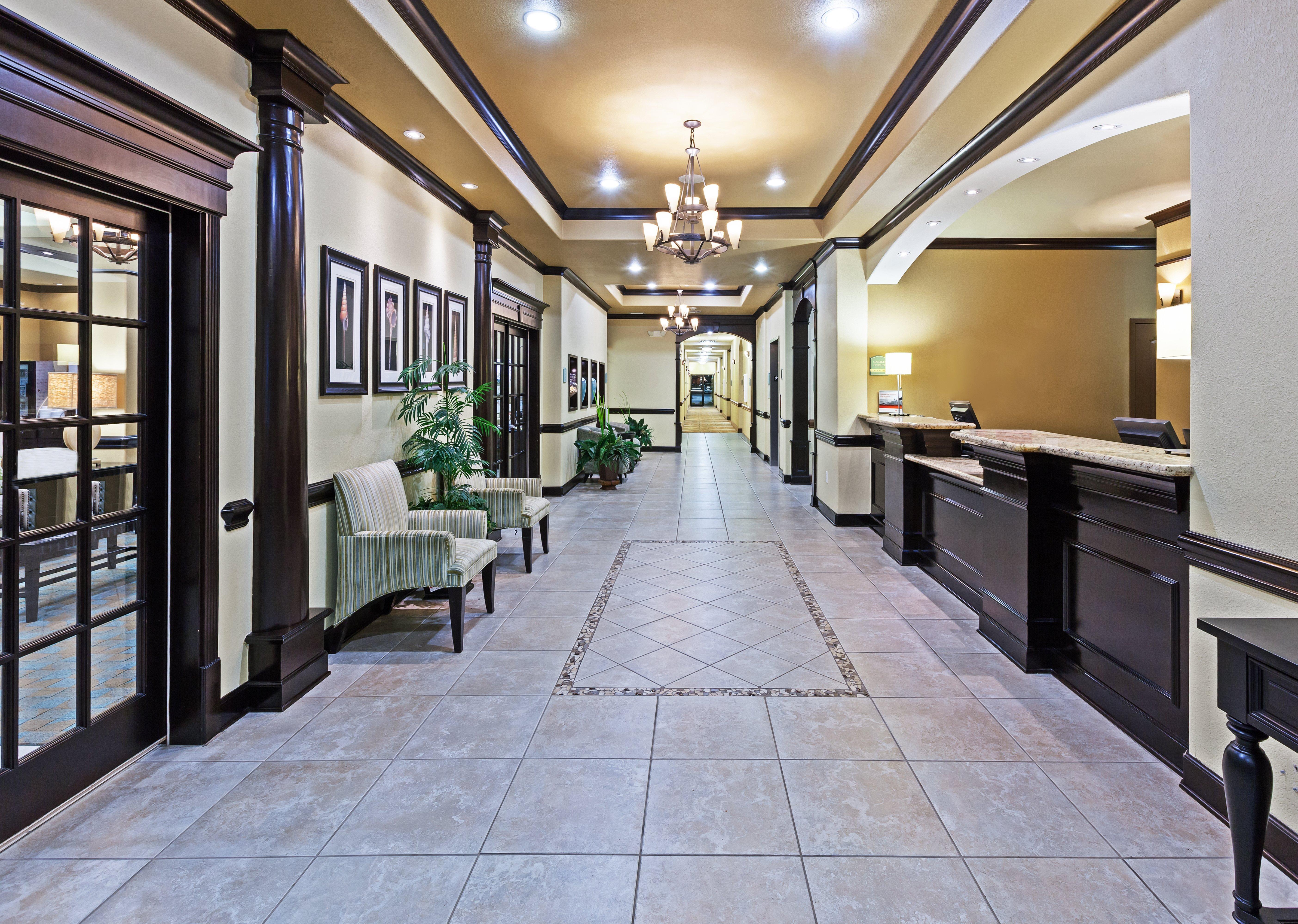 Holiday Inn Express & Suites Victoria, An Ihg Hotel Экстерьер фото