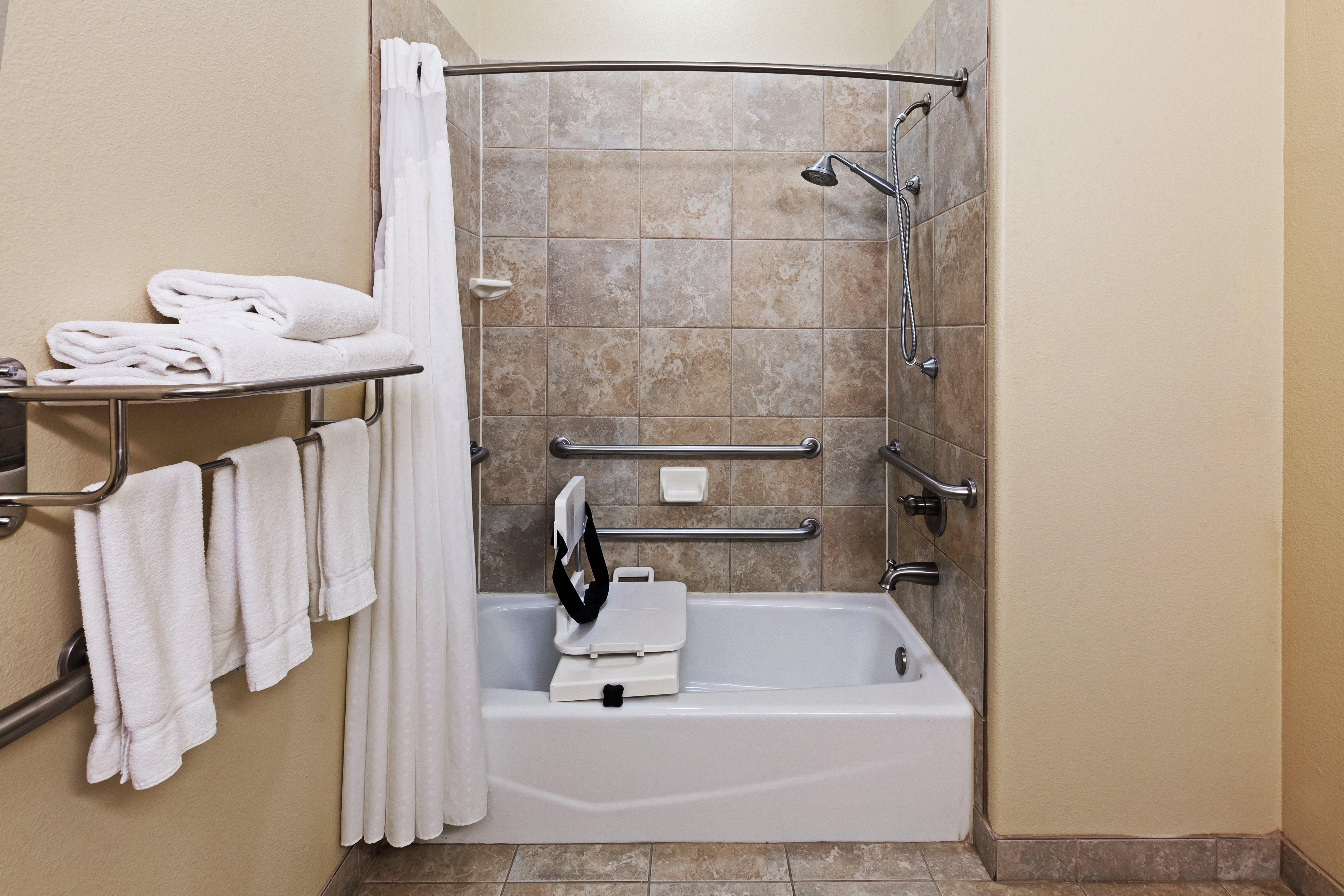 Holiday Inn Express & Suites Victoria, An Ihg Hotel Экстерьер фото