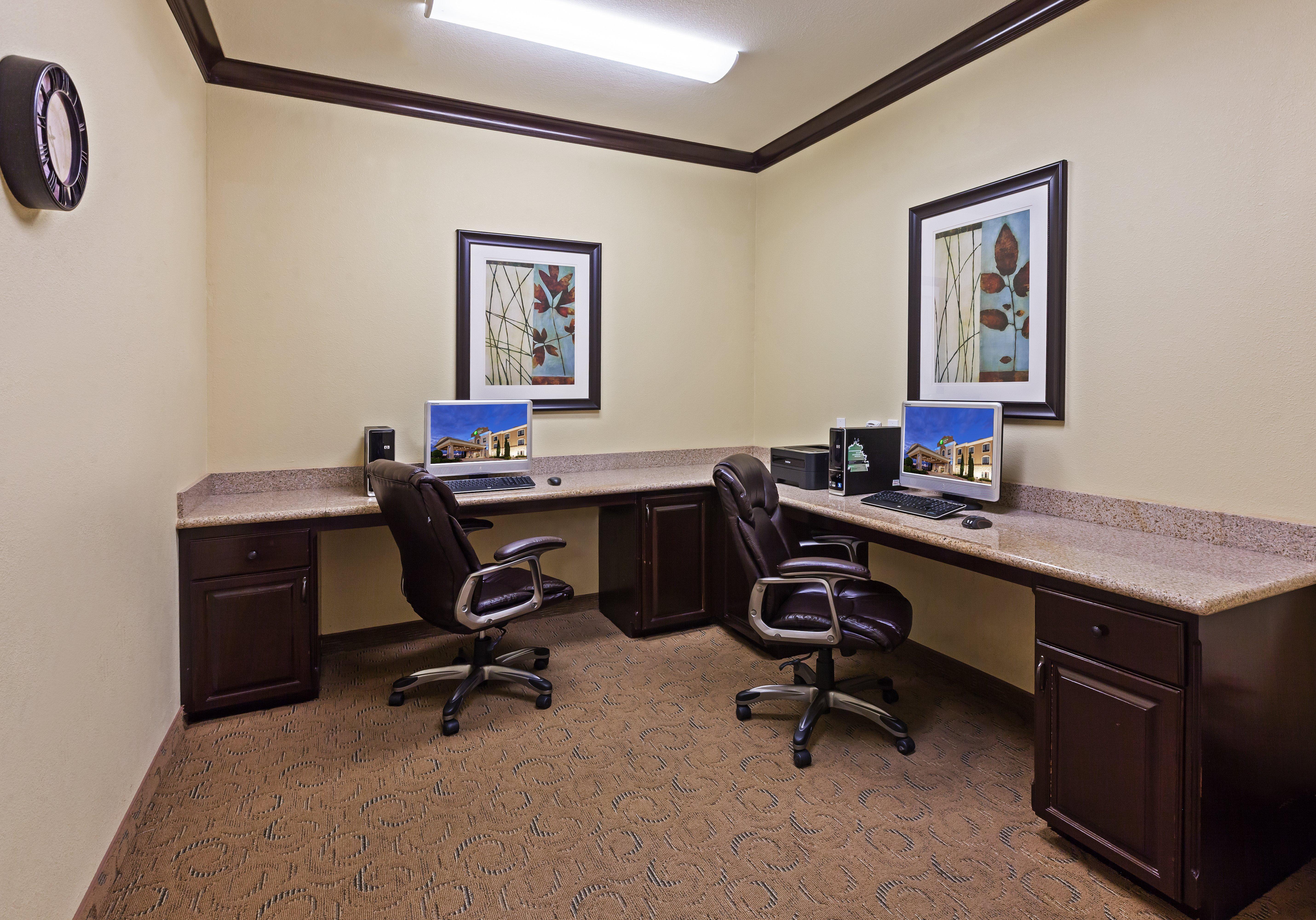 Holiday Inn Express & Suites Victoria, An Ihg Hotel Экстерьер фото