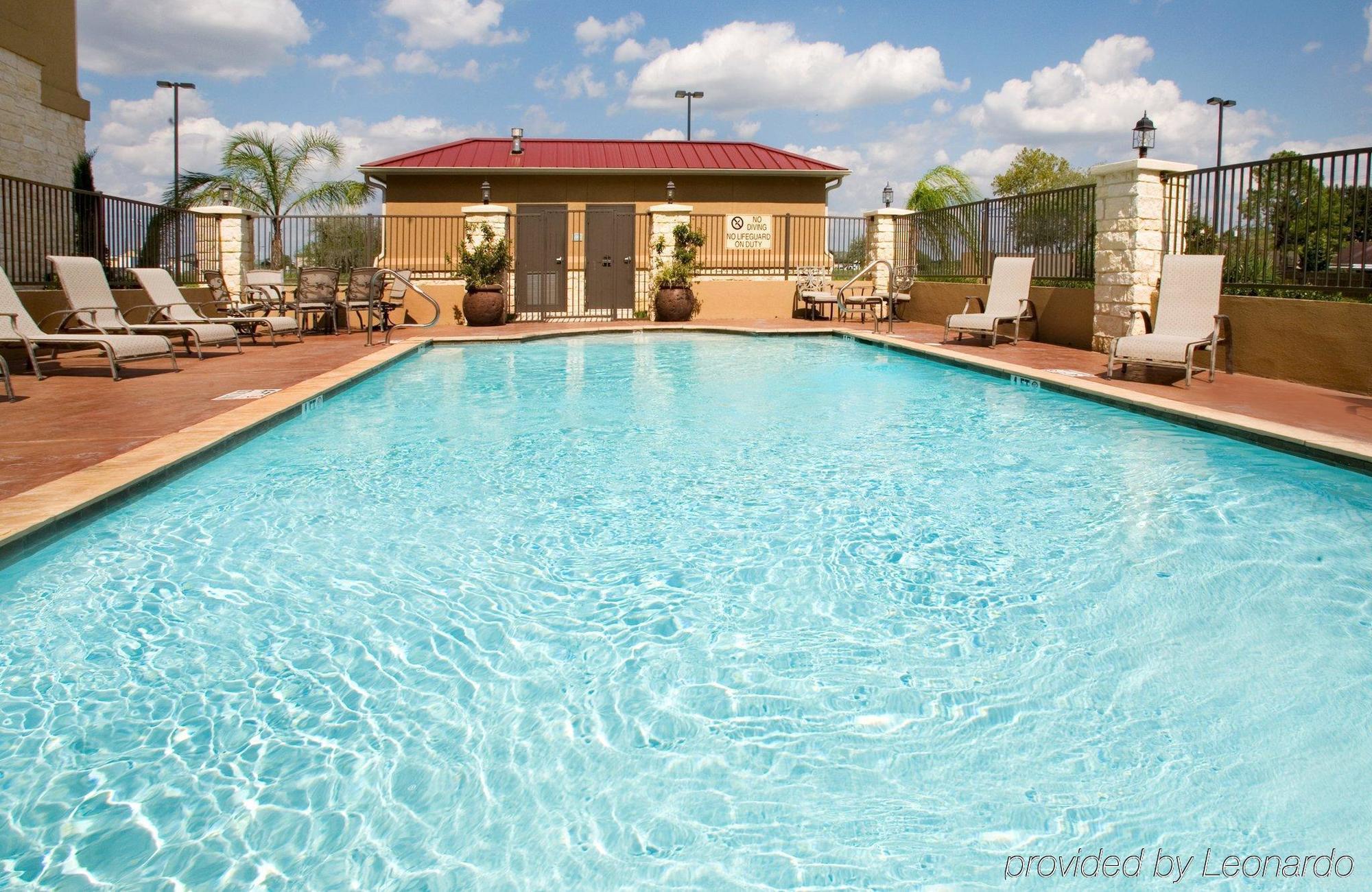 Holiday Inn Express & Suites Victoria, An Ihg Hotel Удобства фото